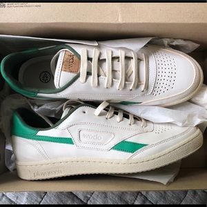 WADO Sustainable leather sneakers- Unisex